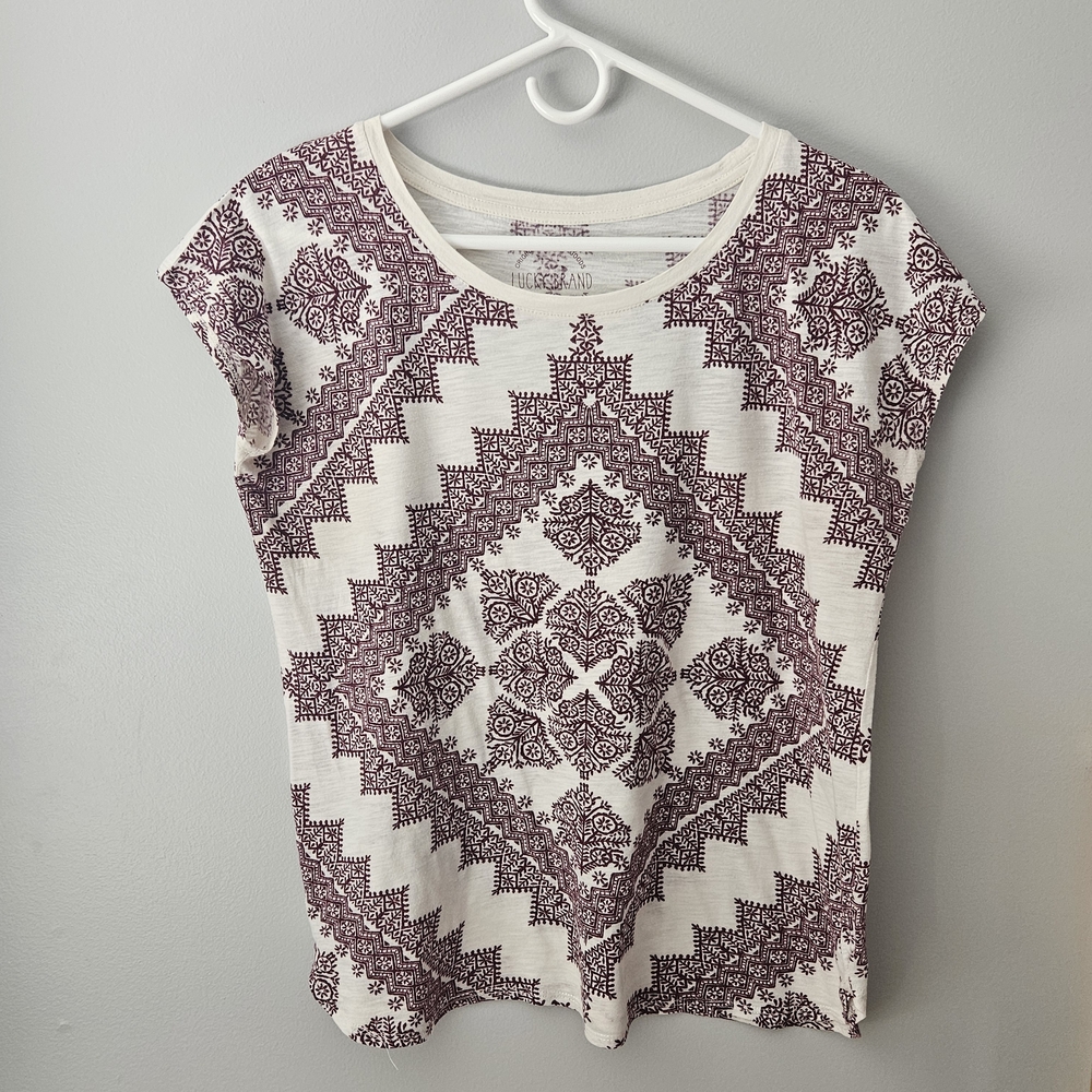 Lucky Brand Cream Tee with Burgundy Geometric Print, Size Small